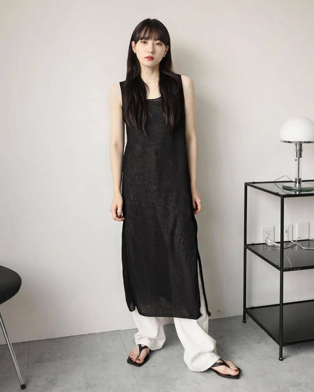 毫不费力的高级性冷淡风!3位韩国女生演绎「黑白系穿搭」 型到没话说!