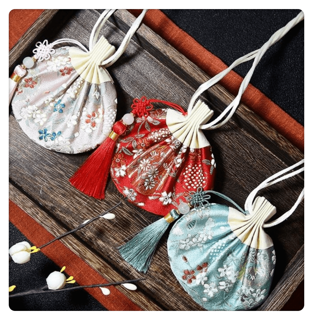 端午到佩香囊小小香囊可以驱蚊养生