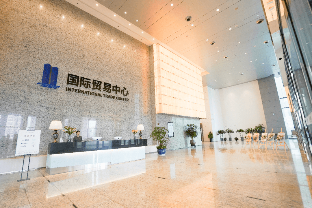 万粽瞩目国际贸易中心东座大堂完美呈现