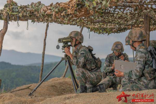 实弹检验!带你走进侦察兵引导火力打击训练现场_分队