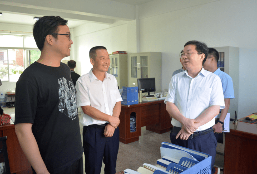 古田县委书记张成慧深入县防汛办,应急管理局调研