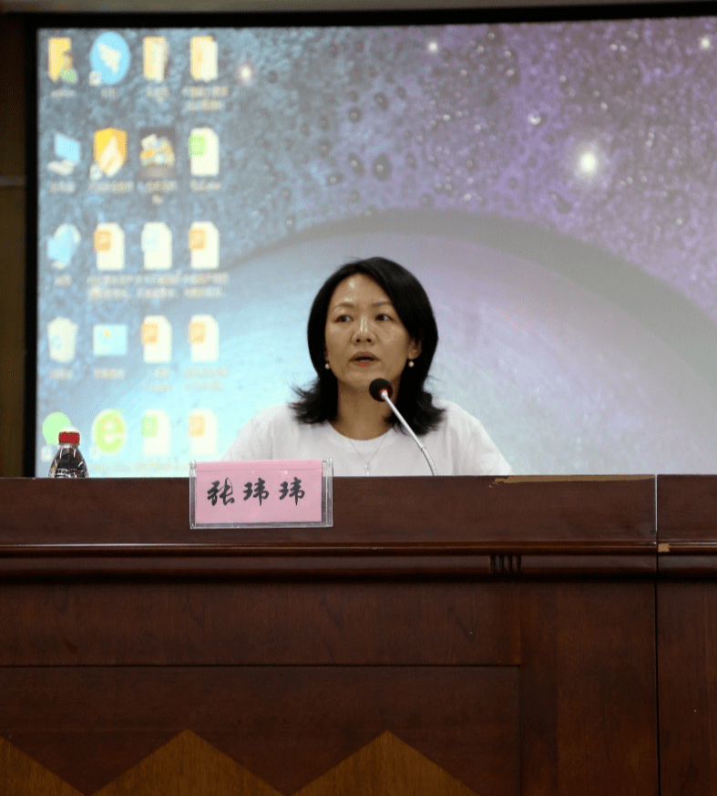 江东街道党工委副书记张玮玮为此次宣讲会致辞,她表示各村(社)妇联