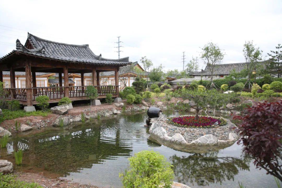 景区简介内容及形式:组织开展延吉大众舞,朝鲜族洞箫,朝鲜族摔跤等