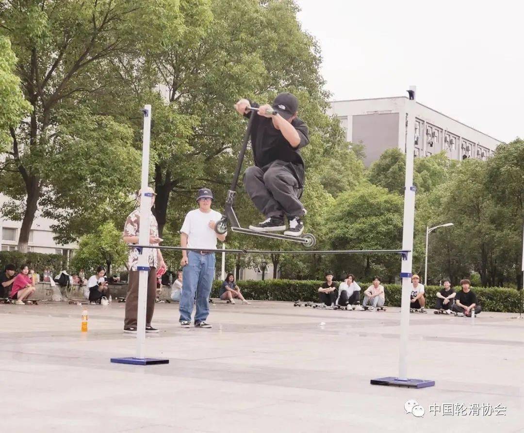感谢中国轮滑协会对本次比赛的大力支持,和一直以来对极限滑板车运动