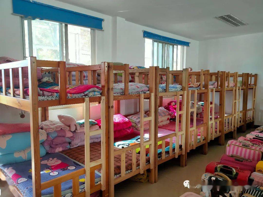 宿舍衣服怎么摆 1b21e41968994e8e956d07945d1e910e.jpeg