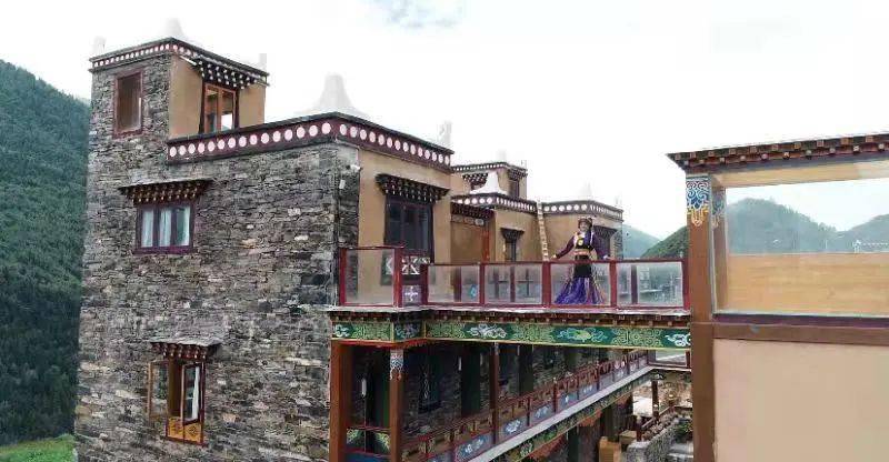 巾帼四川大山里的一束光