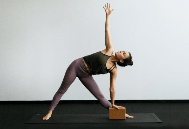 初学者练瑜伽不深入没感觉试试这组动作感觉超级强烈