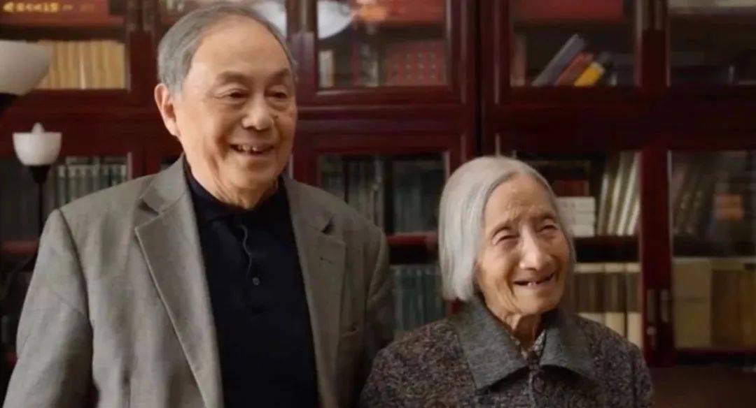 尊重与关爱——我们不应欺负七旬老人唐国强