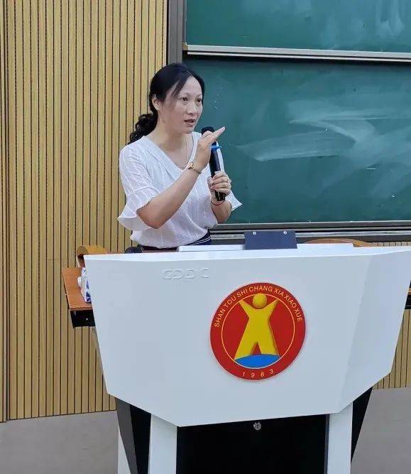 我校青年教师纷纷表示获益匪浅,将继续观摩好课,一起向优秀的老师学习