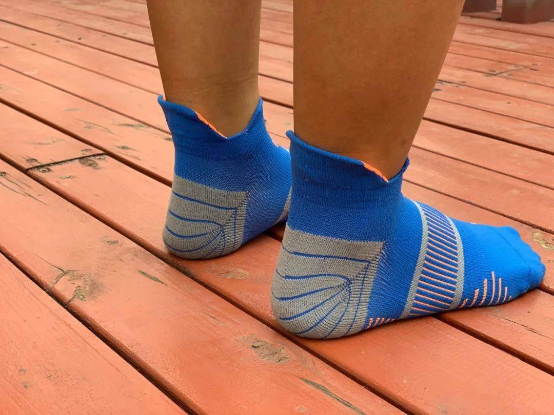 臭袜子的英语袜子的英语怎么读 自媒体热点