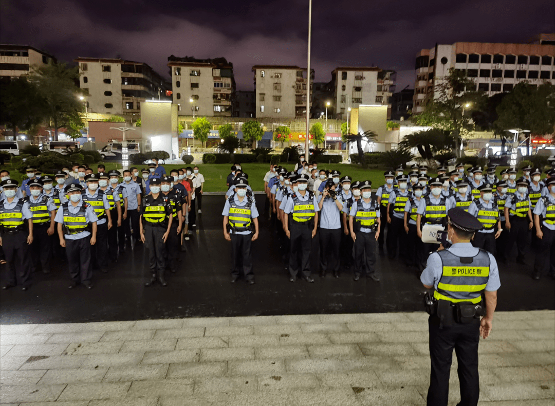 肇庆大批警力出动!