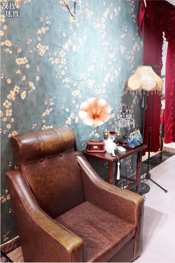 这家换装自拍馆n多场景百种服装不限穿仅299元任性拍风格多到内存告急