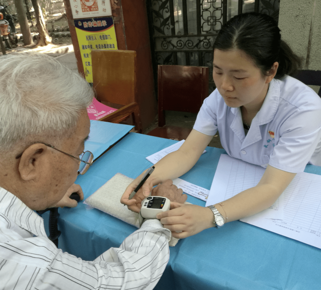 关于回龙观医院代挂专家号服务老人就医全程贴心守护，安稳就诊的信息