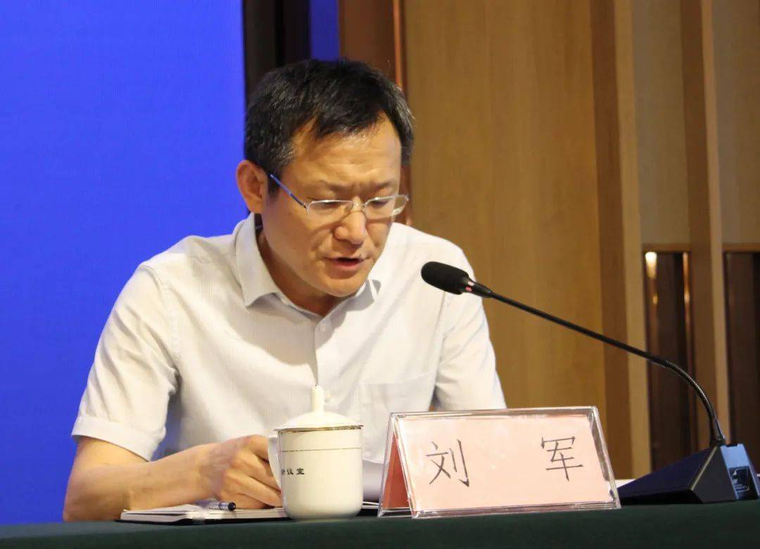 市局党组成员,四级调研员王爱东传达《淄博市市场监管局创建全国