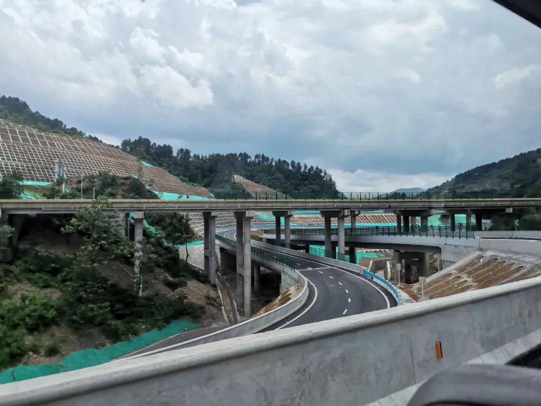 杭瑞高速铜仁西互通是市委,市政府2020年重点建设项目 ,项目位于碧江