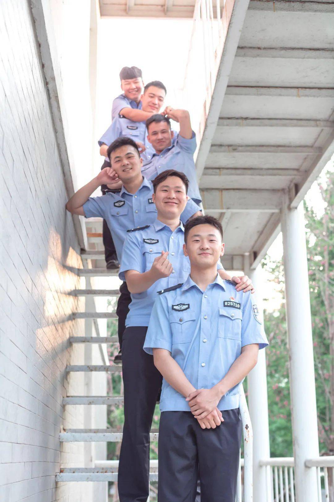 原来警院学生是这样拍毕业照的,太炫了!