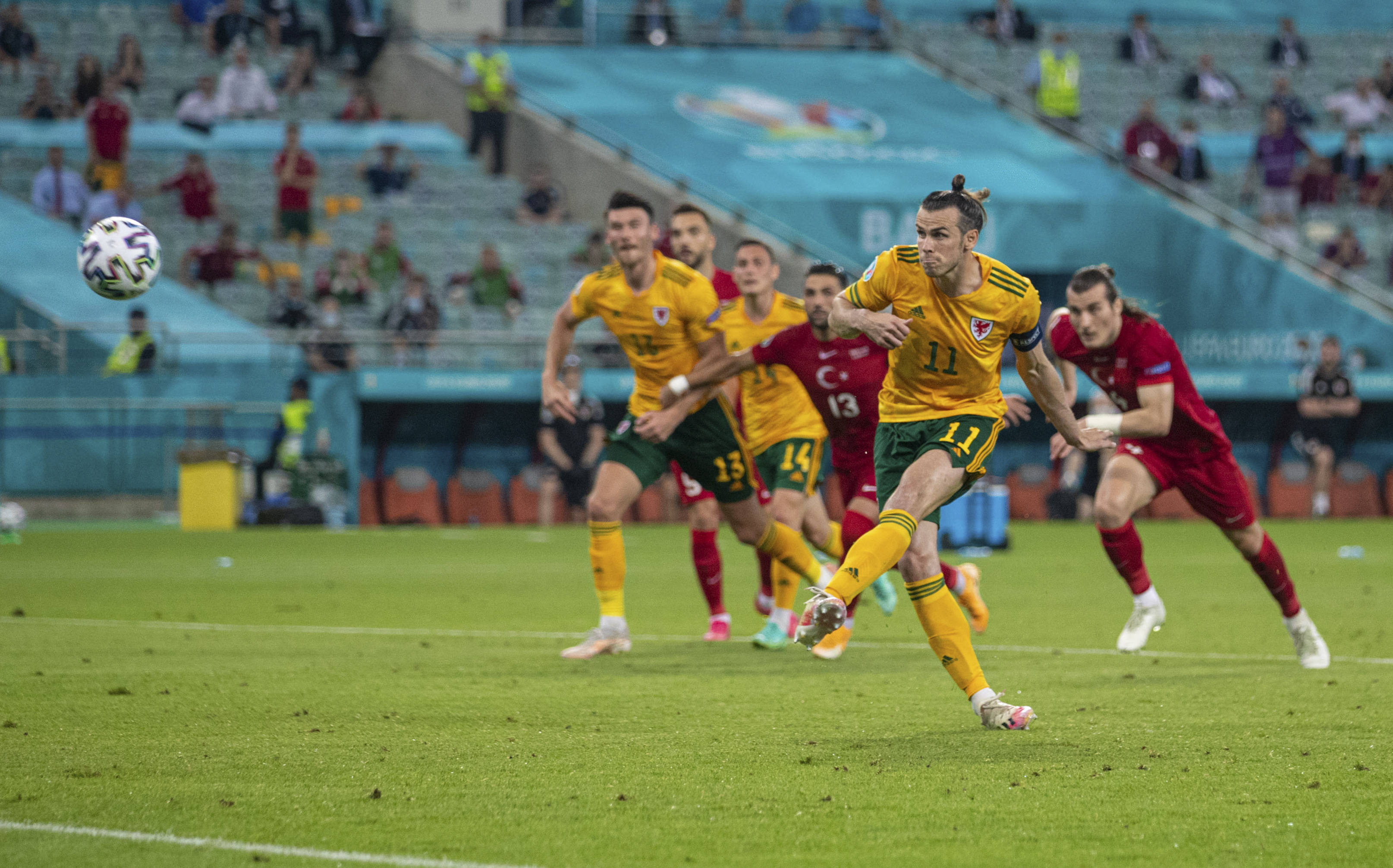 足球——欧锦赛小组赛:威尔士队胜土耳其队