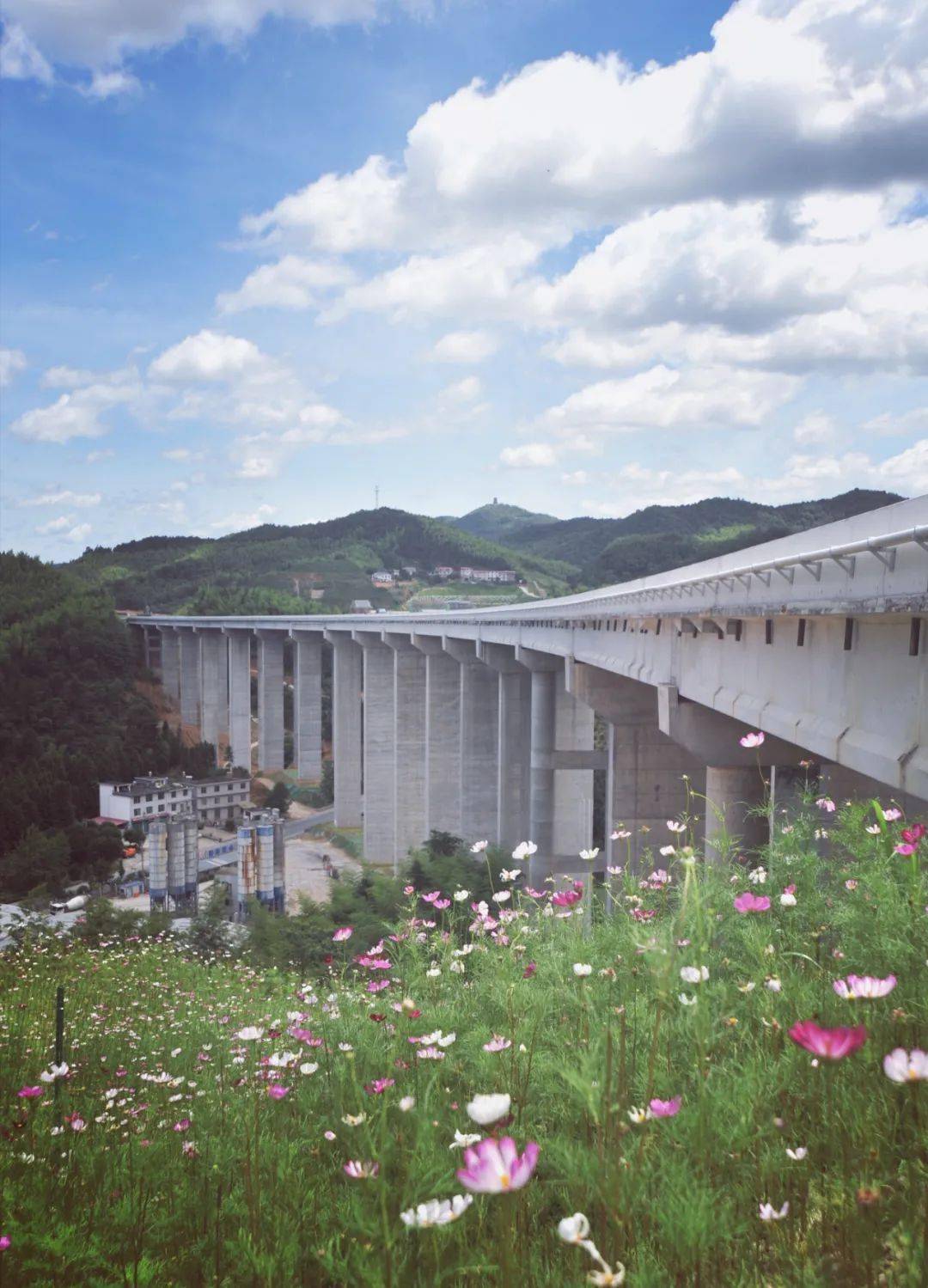 重大突破萍莲高速主线单幅全面贯通