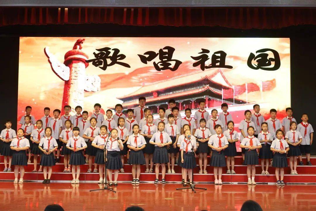 校园流行歌曲排行榜_愤怒了!台师大校园歌曲被强令删改,“重归祖国乐融融”成绝唱