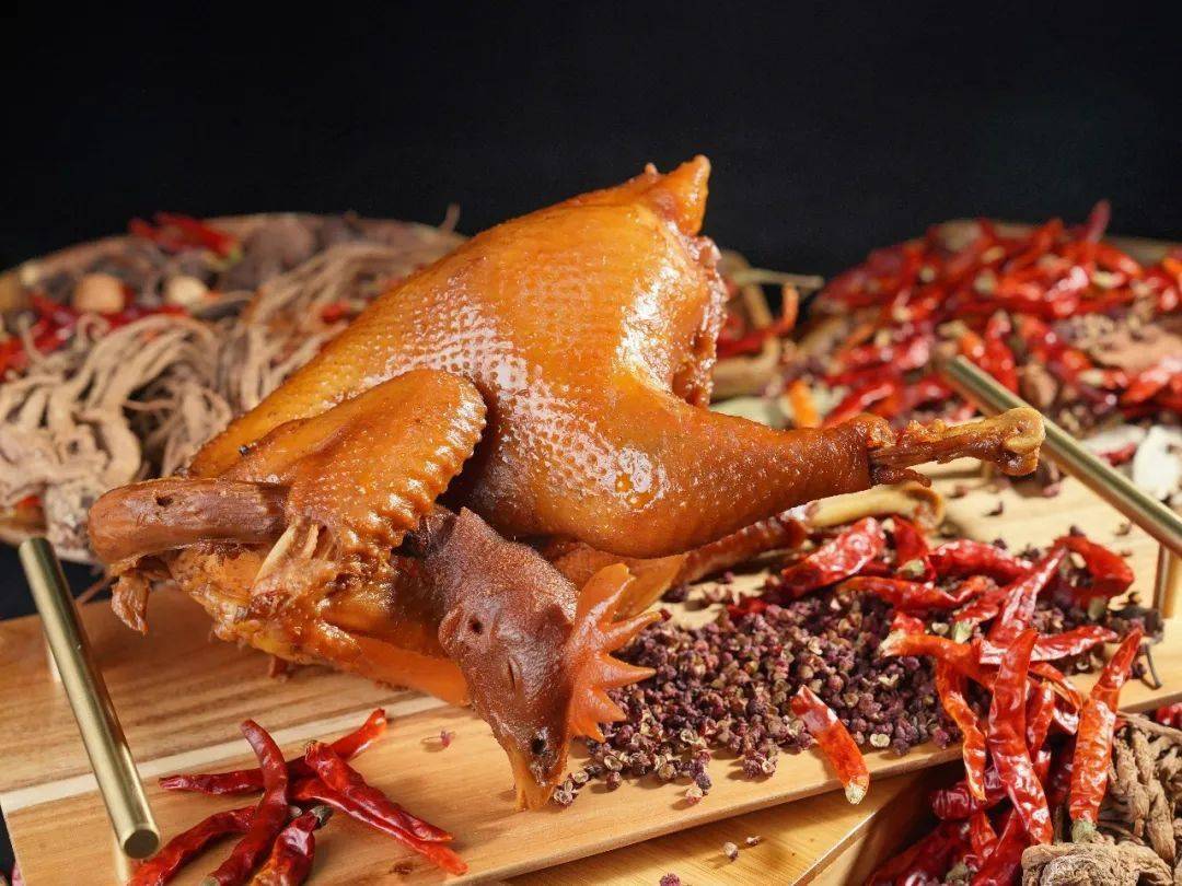 绝美卤味|绝味入驻小坡岛,守护跨越距离与时光的温情_仁当鸡