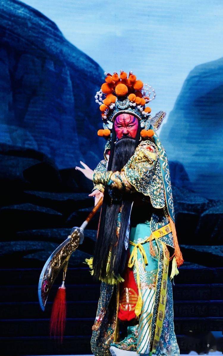 演绎关羽波澜壮阔一生,豫剧《义薄云天》,演出掌声一浪高过一浪