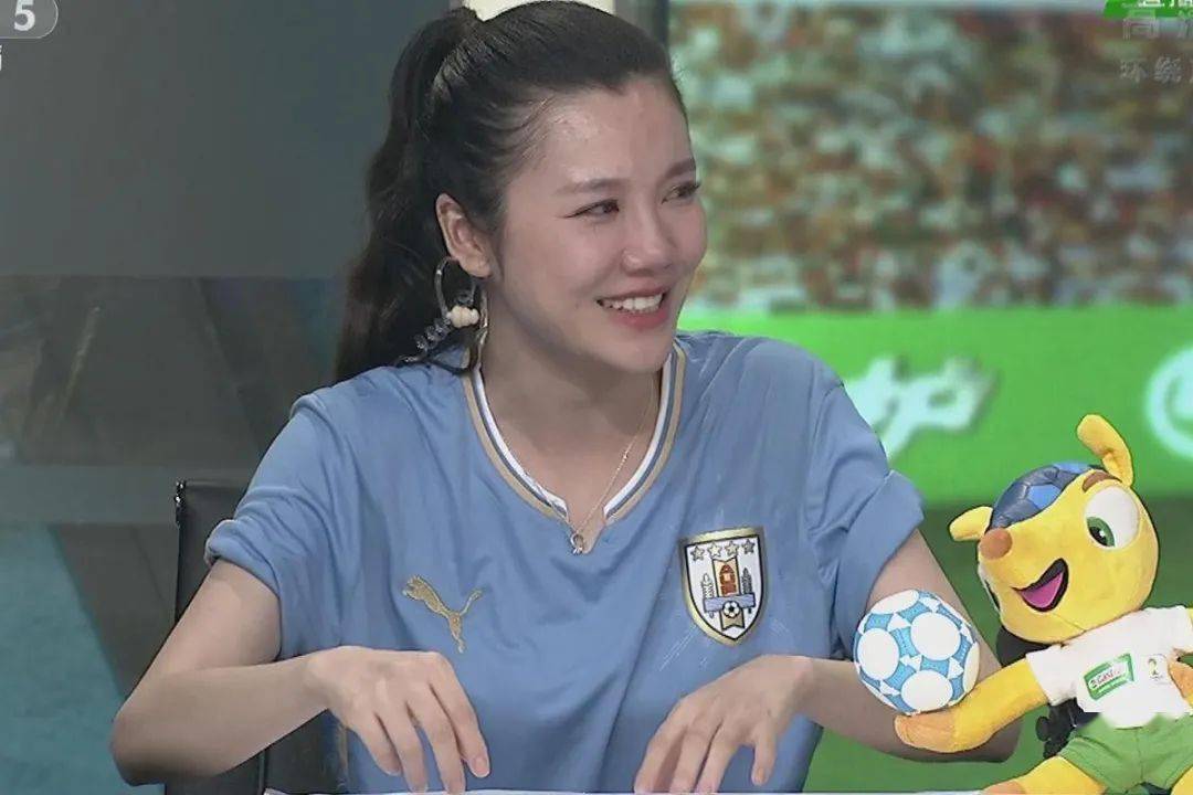 没有一个直男,抵抗得了美女体育主播_宁辛