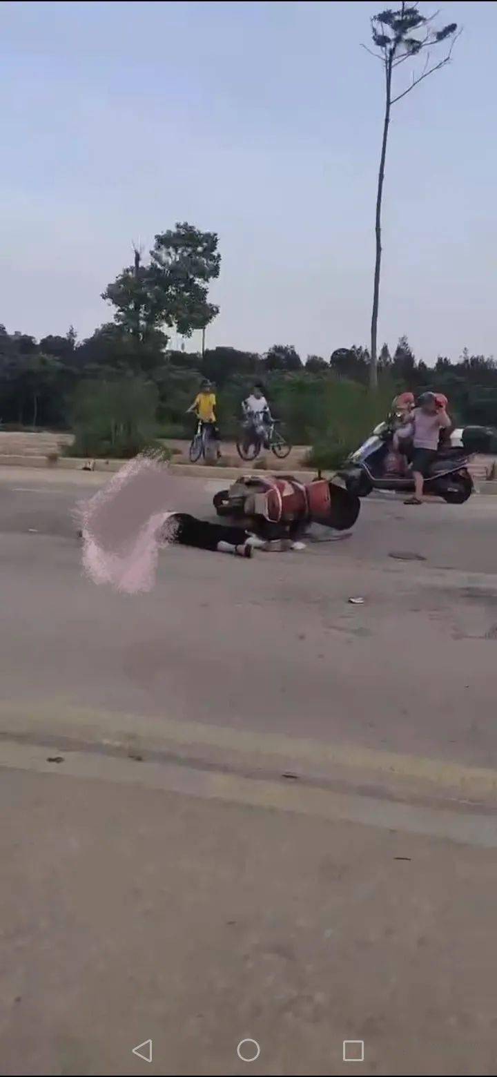 惠安一女子骑车,不幸去世.