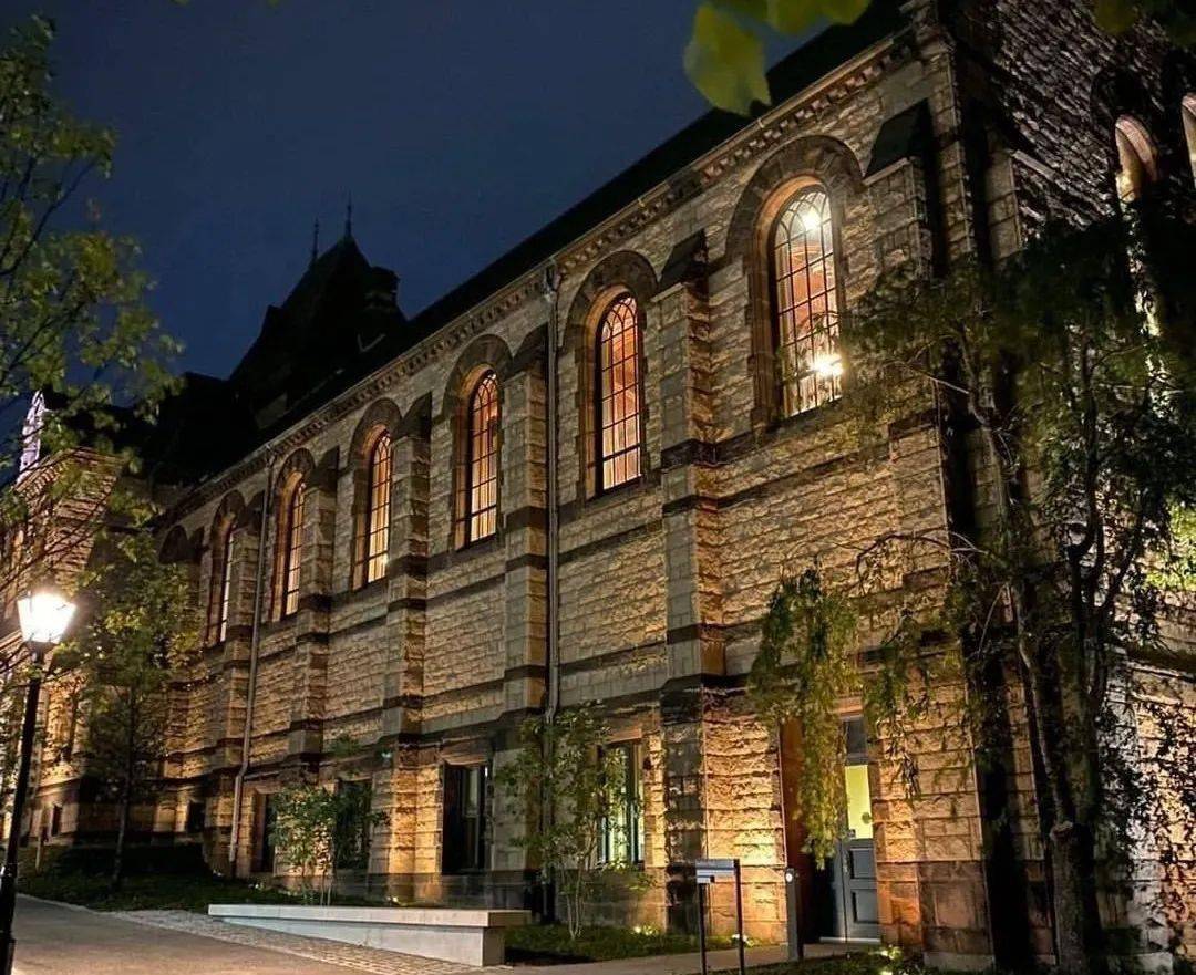 第2阿默斯特学院与卫斯理大学,威廉姆斯学院素有"小三杰"美誉,与哈佛