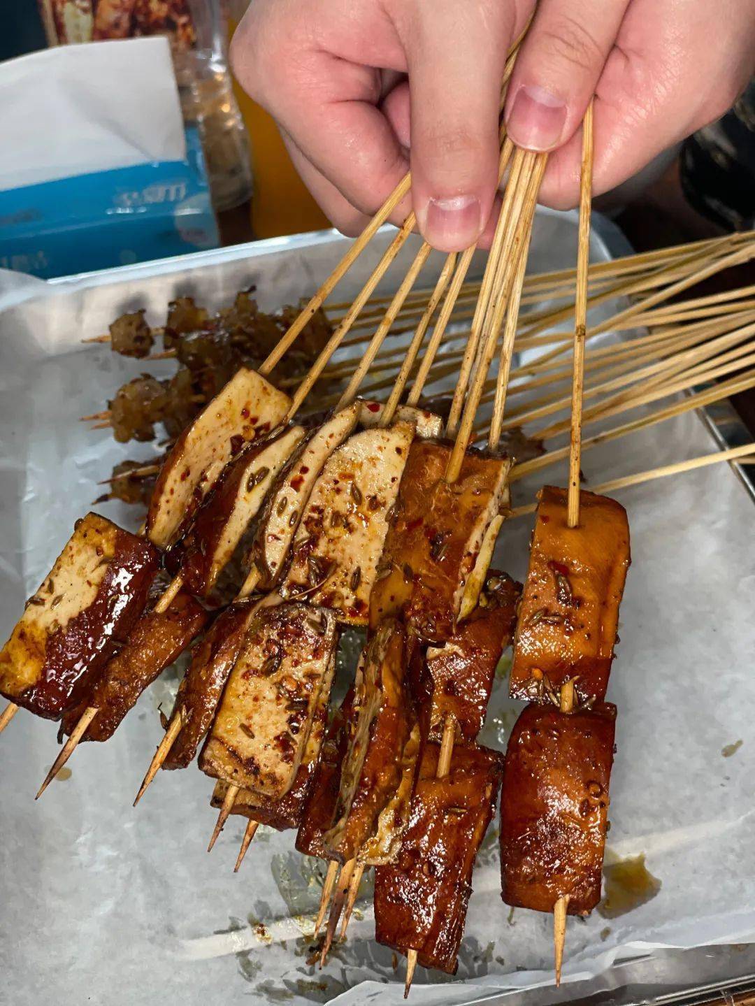 抖音毒舌博主的烧烤店终于轮到我来测评了