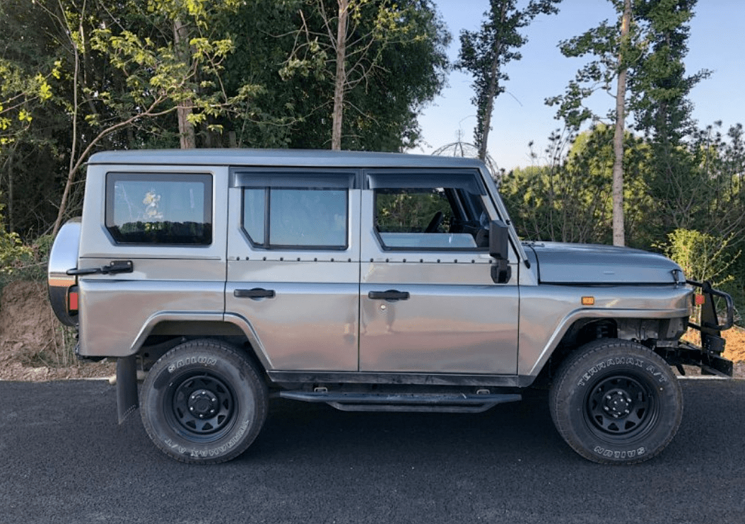 北京212越野车再更新换20l动力开历史倒车