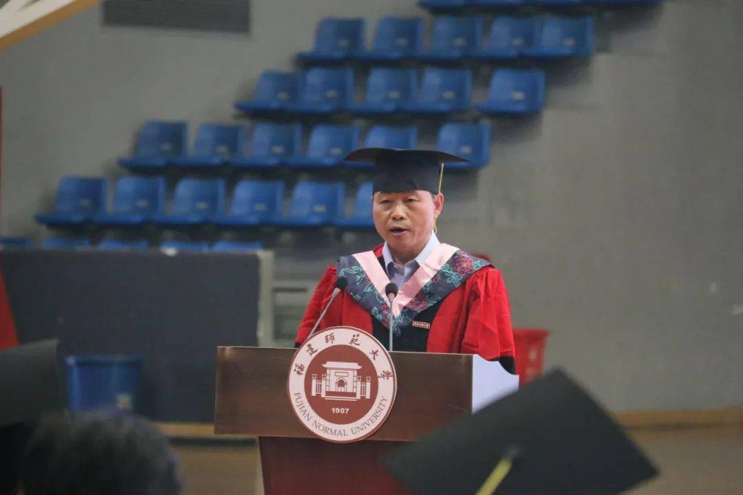 毕业季云程发轫万里可期文学院2020届2021届学生毕业典礼