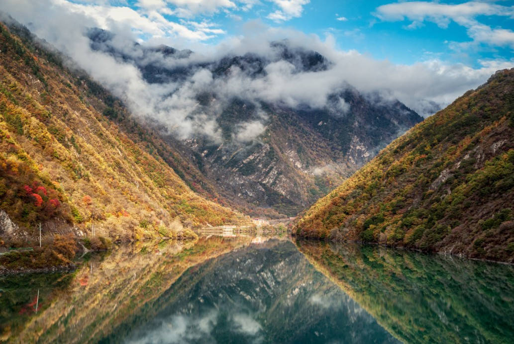 黑水县达古冰川荣获十大川派网红名山