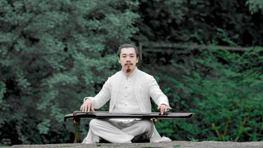 听琴忆故人松风抚心弦空山忆故人
