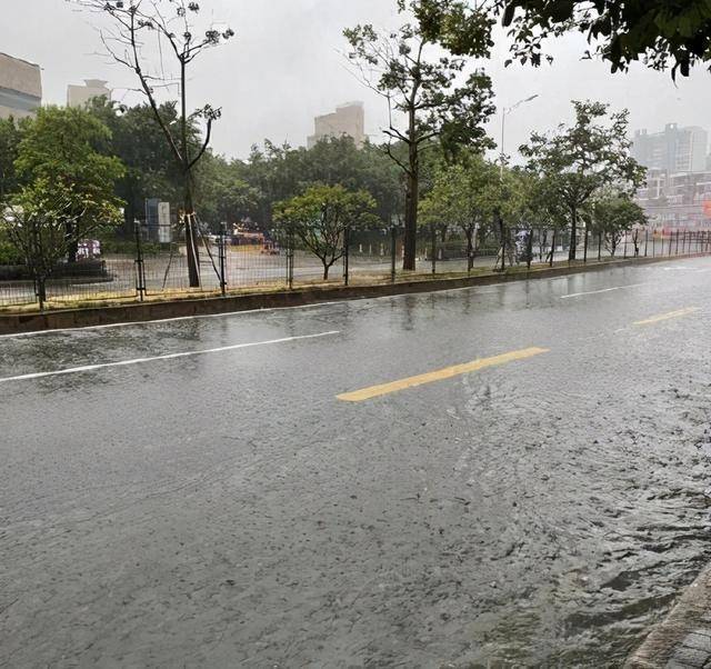 暴雨红色,橙色预警取消 还要上学吗?_深圳