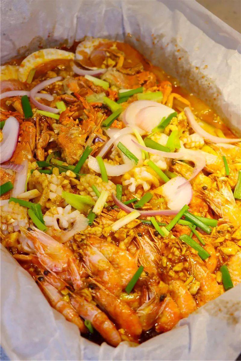 小龙虾自助狂热开启!海鲜大咖锅vs明星龙鱼锅!夏天就这样吃!