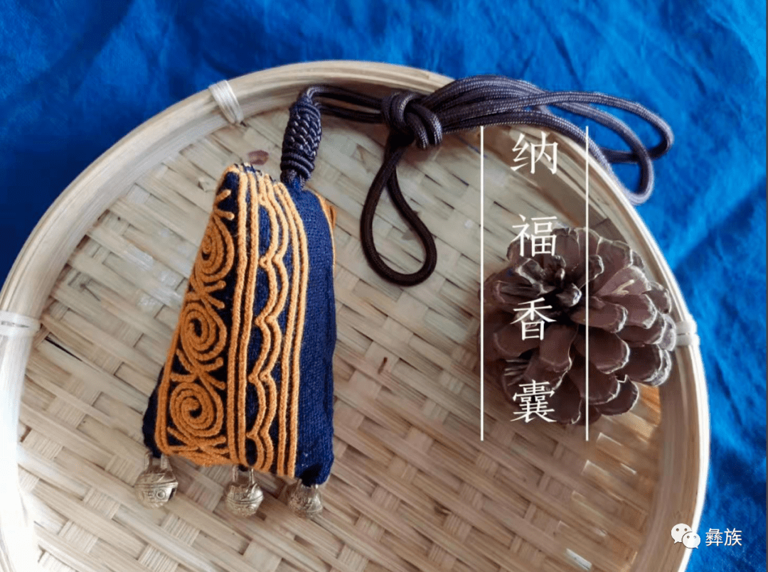 古夷彝秀手工包围巾香囊产品入驻彝族商店啦