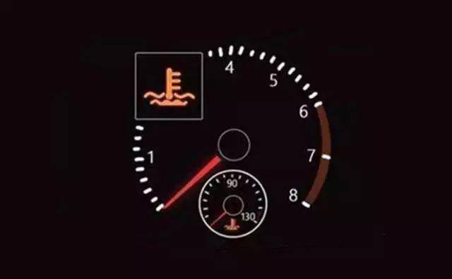 当刹车系统故障灯亮了,先检查一下自己有没有松开手刹,如果手刹松开了