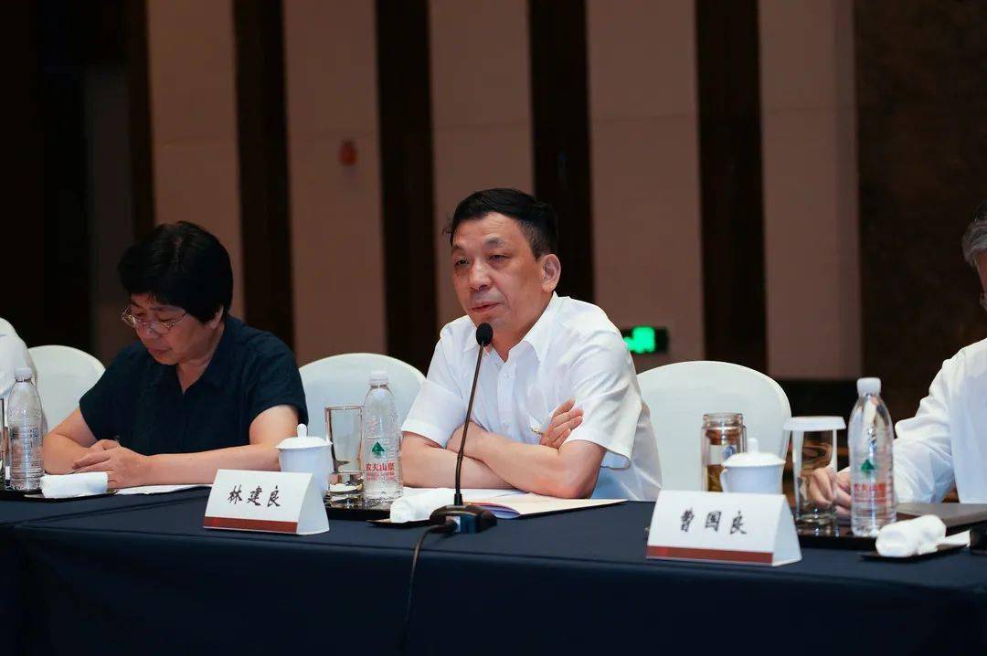 浙商永远跟党走省政协工商联界别委员学党史话共富助发展活动走进海宁