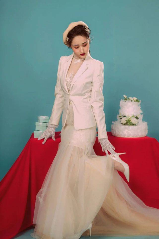 祖丽身高170cm活泼开朗可甜可盐喜欢唱歌表演丨艺人星周刊vol114