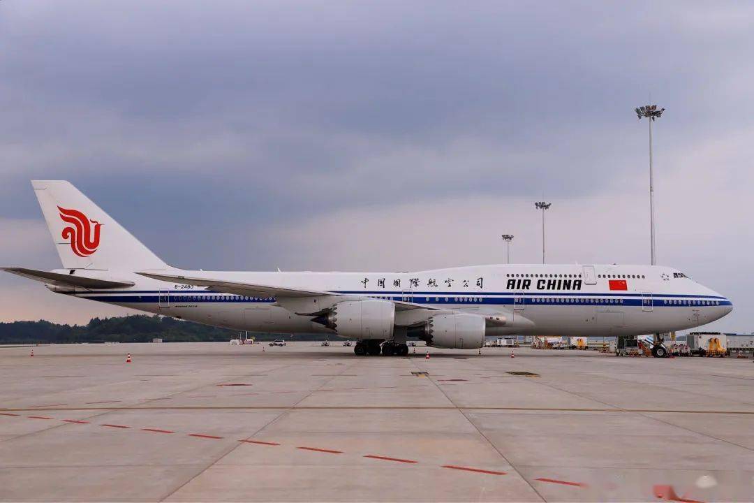 今天全天,中国国际航空,中国东方航空以及四川航空将各安排2个出港