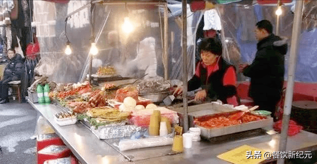 实拍韩国真实路边摊,看完后才终于明白:原来韩剧里都是假浪漫