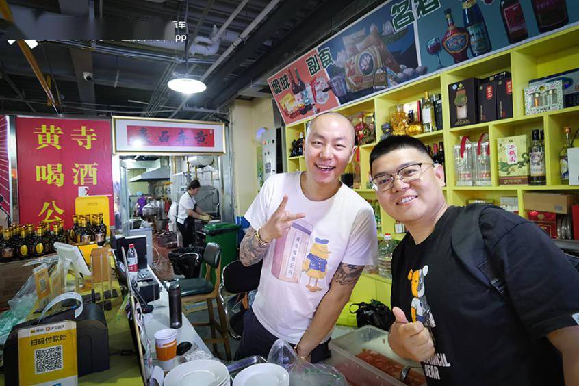 明星们都去的黄寺卤煮我们坐着挎子去探店