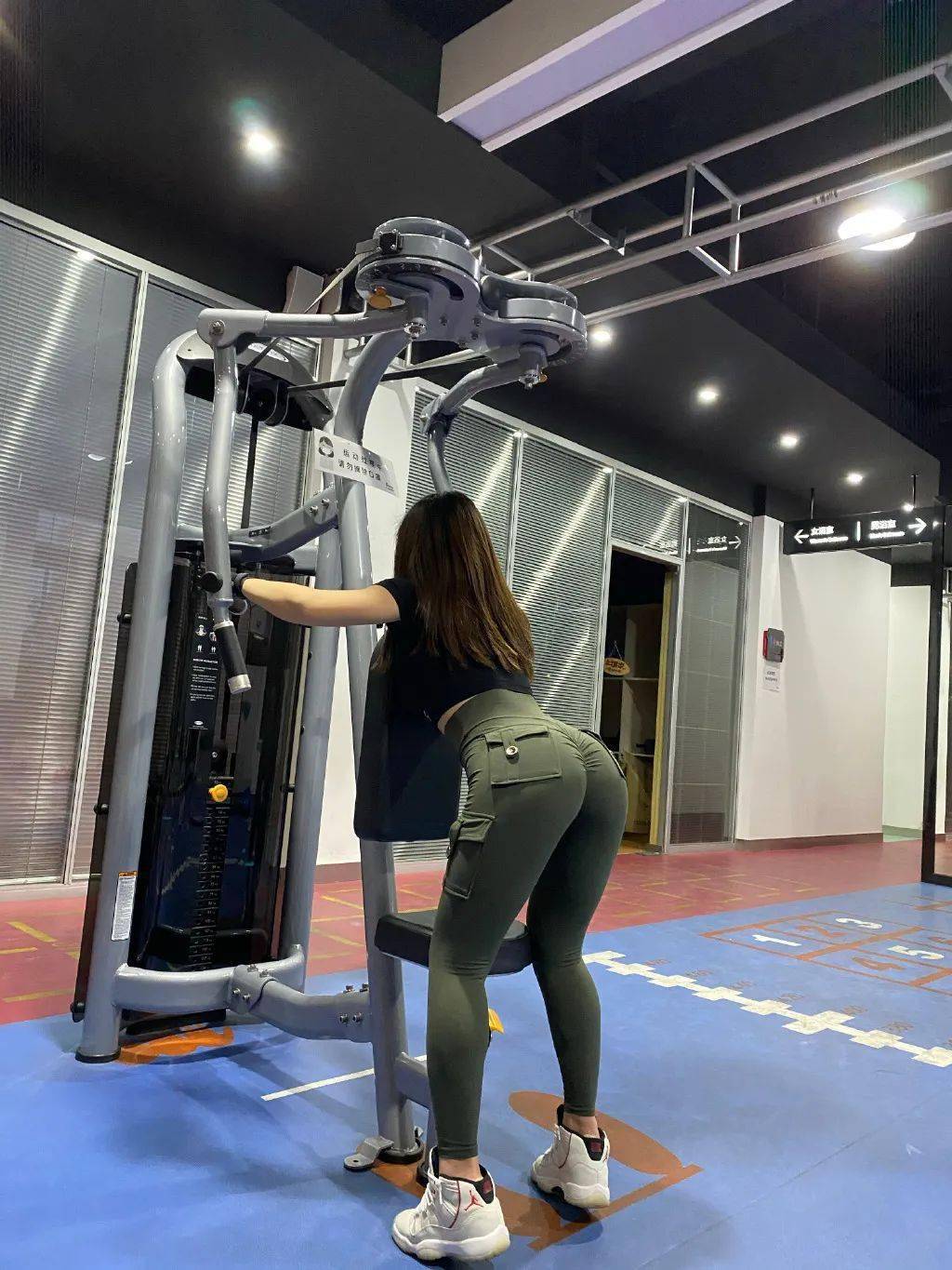 国产健身翘臀的魅力你感受过吗24岁臀围超95cm这身材什么水平