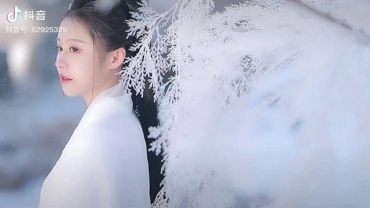 集美一起来雪里打滚吗07贼凉快古风汉服雪地打滚