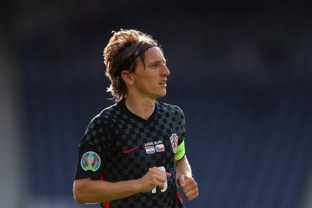 顽强格子军团再次奏响克罗地亚狂想曲_莫德里奇