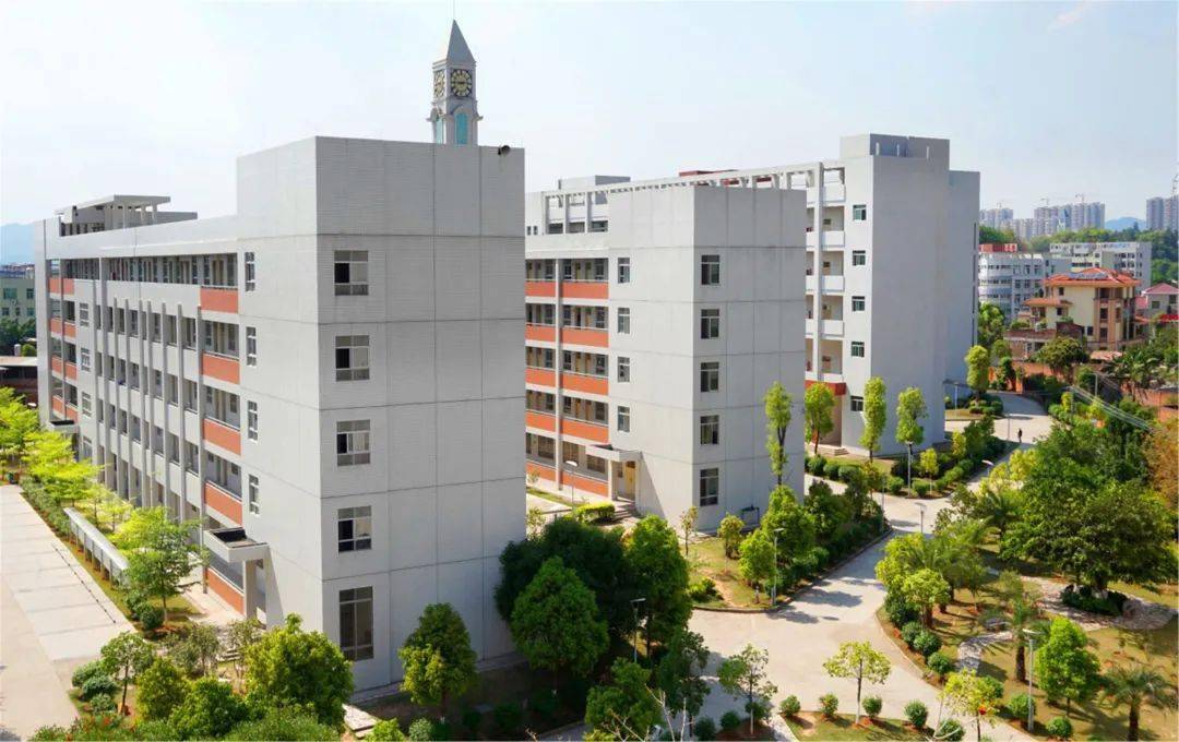 广东梅州职业技术学院图片