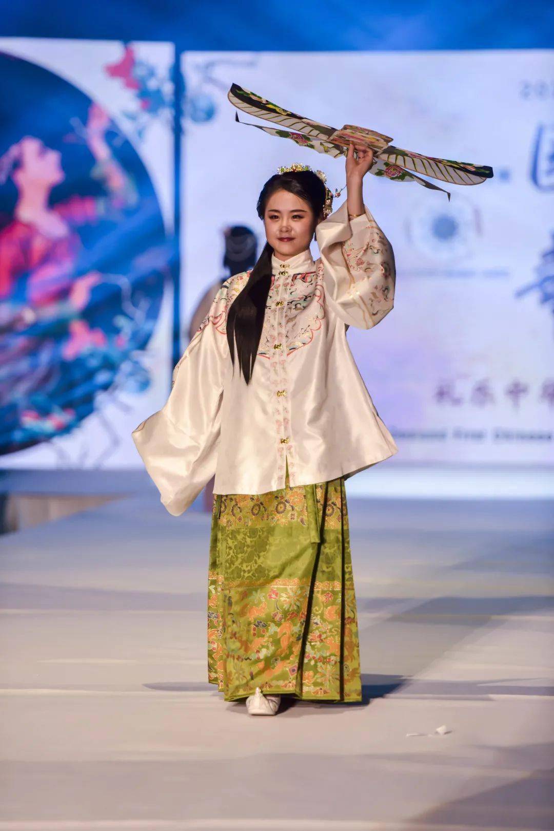 贯穿古今,再谱华章!新西兰首届慈善国风华裳秀圆满落幕