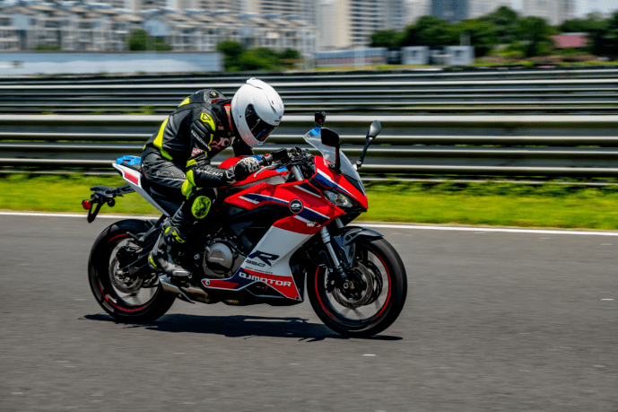 28999元qjmotor赛350燃擎上市