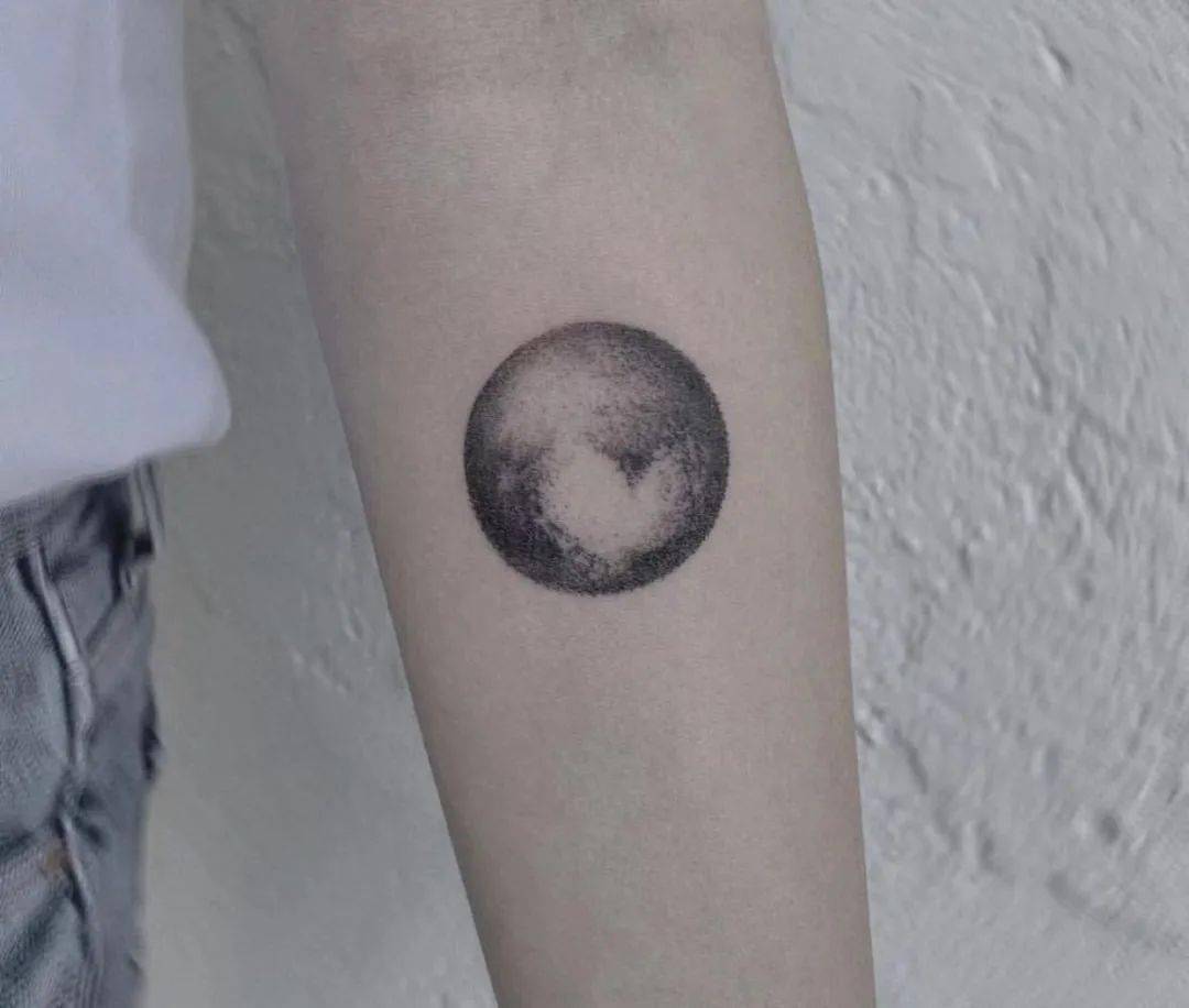 有着心形印迹的冥王星