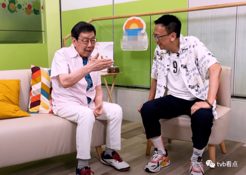 罕谈丧偶之痛！89岁香港老戏骨胡枫仍不断回忆起初恋妻子，曾说对方是一生挚爱_丹瑞